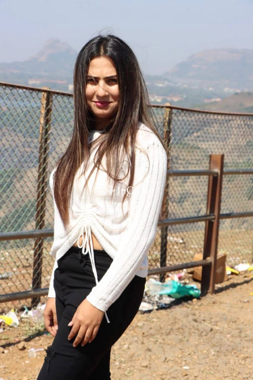 indulge in unforgettable experiences with 19yearold riya kumari in bangalores premier escort services - Escort in bangalore