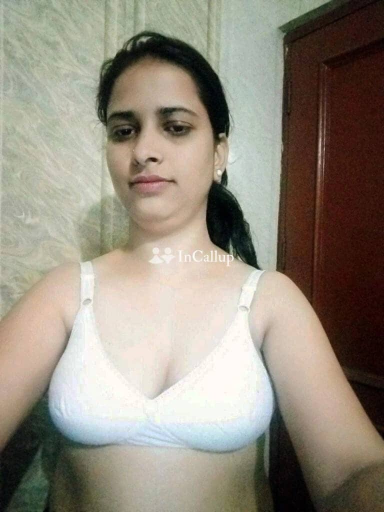 experience an intimate videocall with priya in erode  your enchanting 26yearold companion awaits - Escort in erode