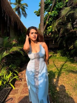 Be quick by timely spotting a girl of your heartiest choice among meticulous Mumbai escort