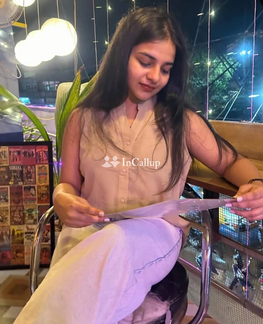experience unforgettable moments with hyderabad cash payme your charming brunette companion awaits - Escort in hyderabad