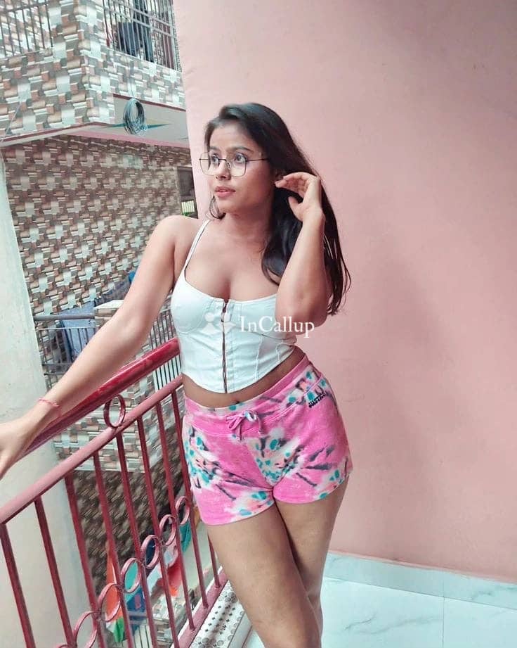 discover the enchanting allure of riya kapoor your ideal girlfriend experience in jaipur awaits - Escort in jaipur