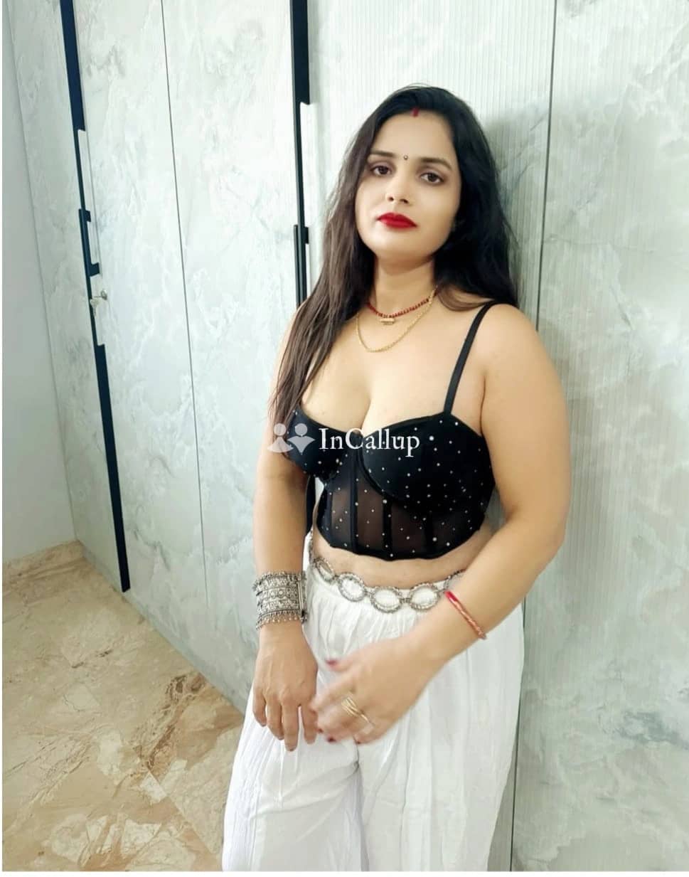 discover the irresistible charm of arohi patel your perfect girlfriend experience in vadodara - Escort in vadodara